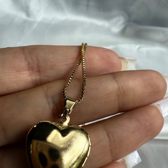 Gold Heart Pendant Necklace - Picture 6 of 14
